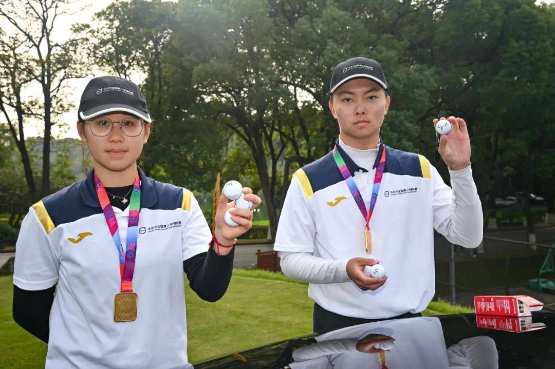 在正式上映之前，《乌海》就已斩获圣塞巴斯蒂安国际电影节国际影评人费比西奖、索菲亚电影节最佳导演、纽约翠贝卡电影节唯一华语入选影片、海南岛国际电影节金椰官方推荐等诸多荣誉